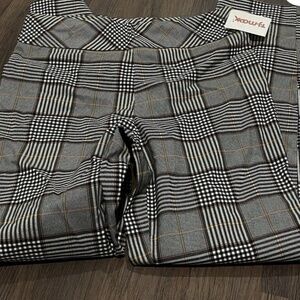 Ch1 & Co Women’s Plaid Straight Leg Dress Pants Size M